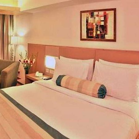 Comfort Inn Gsk Амритсар Стая снимка