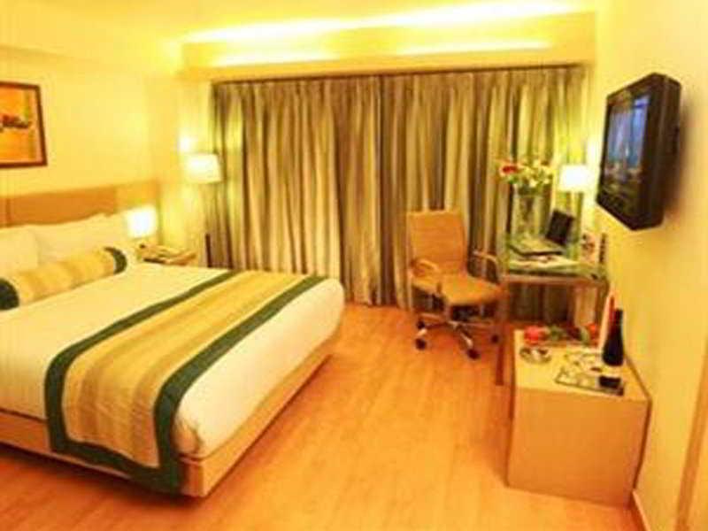 Comfort Inn Gsk Амритсар Екстериор снимка